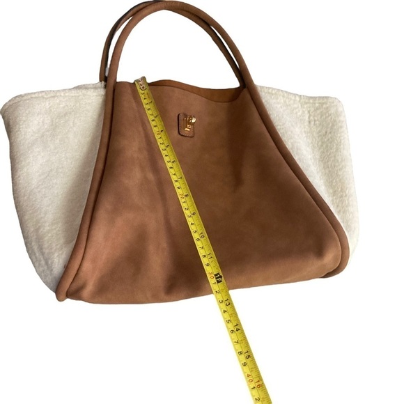 FFC New York Lacy Brown Tan Sheep Fur Sherpa Tote Bag Pre-Loved Gently Used - Picture 10 of 12